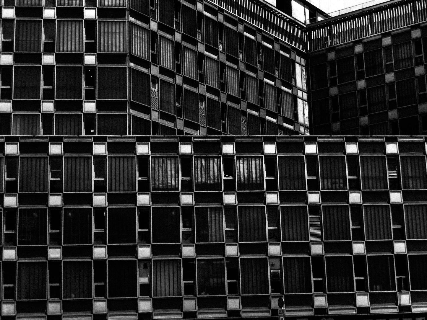 東京スナップTシャツ "Polka Dots"