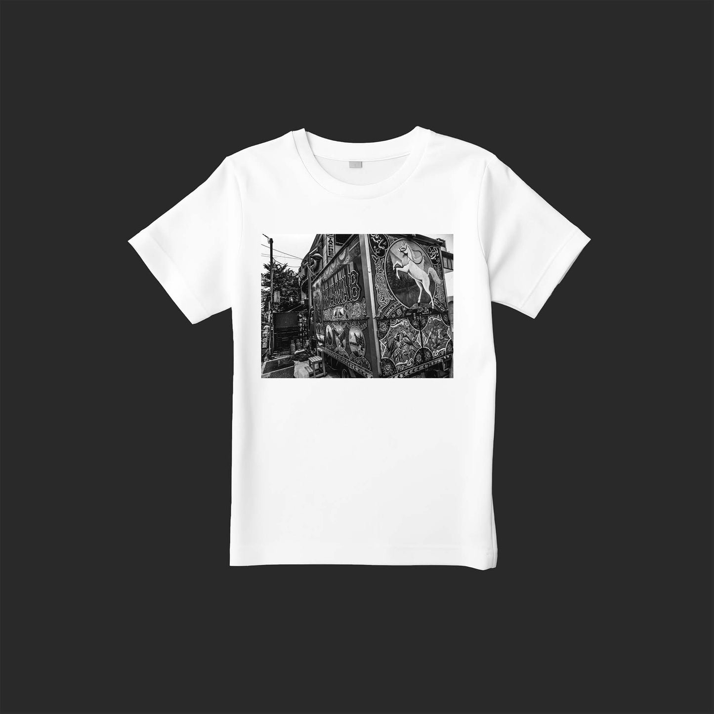 Elusiveの写真を使用したストリートフォトTシャツ(大久保のケバブショップには派手なペイント)– SnapThreads